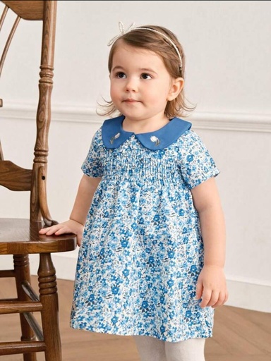  Vestido casual de manga corta, bordado, floral. 