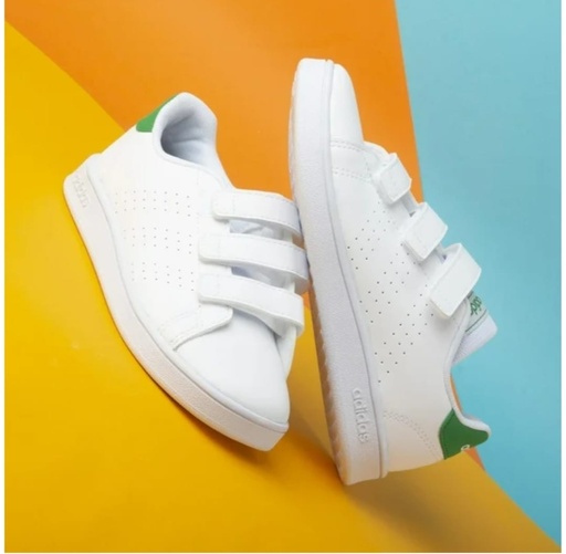 Tenis Adidas blanco con Verde
